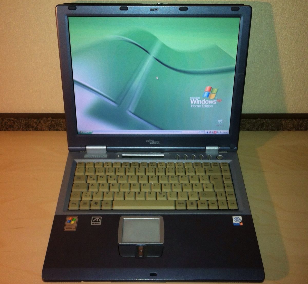 Fujitsu Siemens E Series Lifebook E2010 Notebook Laptop 2 20GHz 512MB